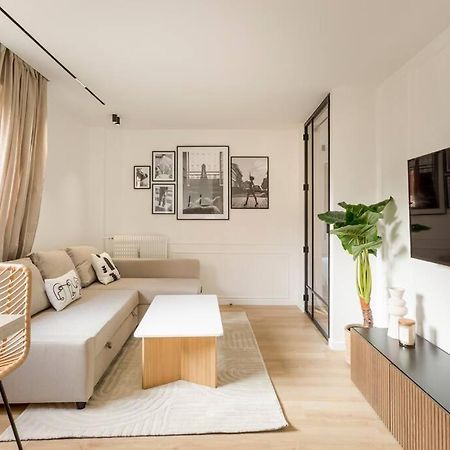 דירות פריז Luxurious 3 Min Walk From Eiffel Tower מראה חיצוני תמונה