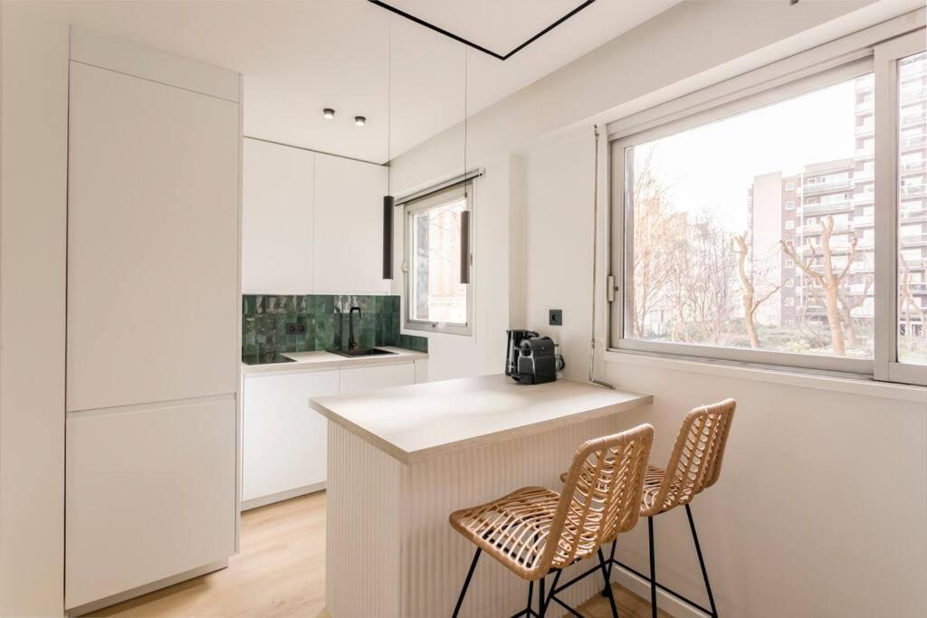 דירות פריז Luxurious 3 Min Walk From Eiffel Tower מראה חיצוני תמונה