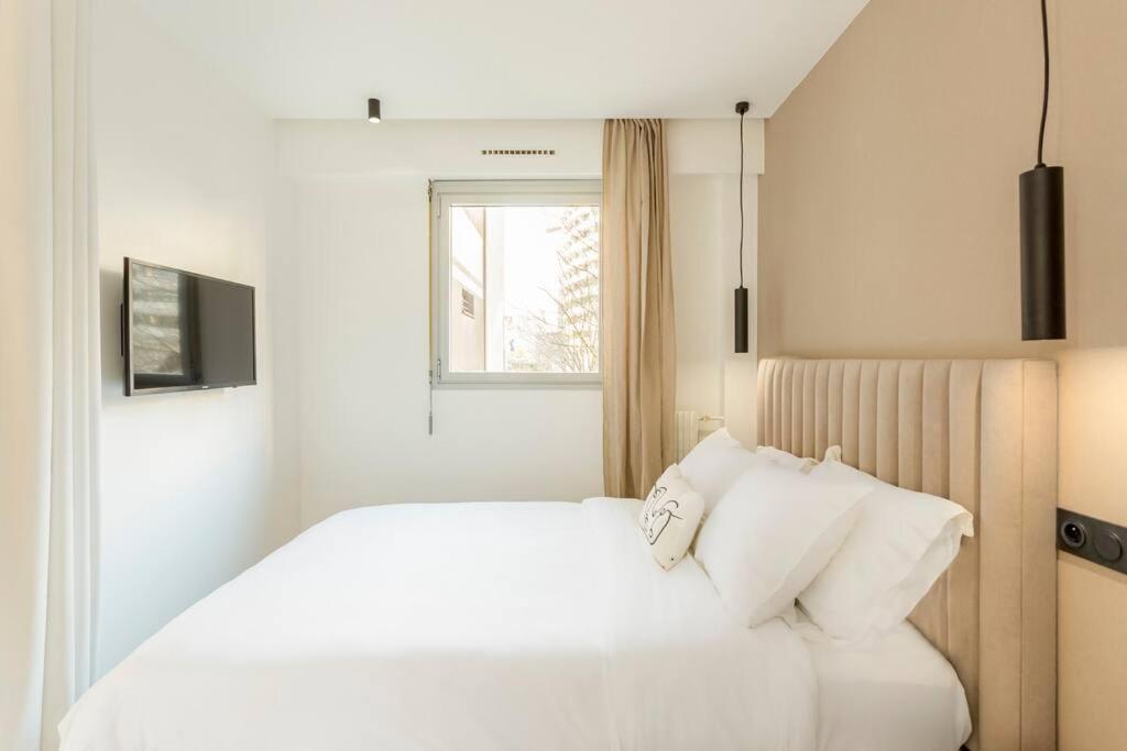 דירות פריז Luxurious 3 Min Walk From Eiffel Tower מראה חיצוני תמונה